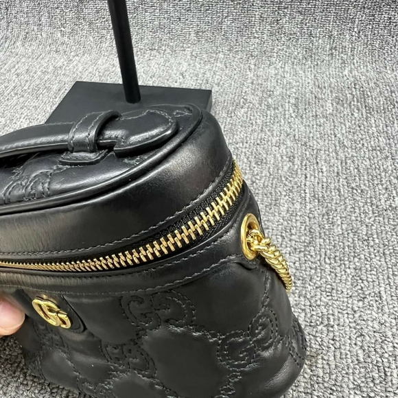 100% Authentic Gucci GG Leather Top Handle Bag 669-110524 - Picture 8 of 16